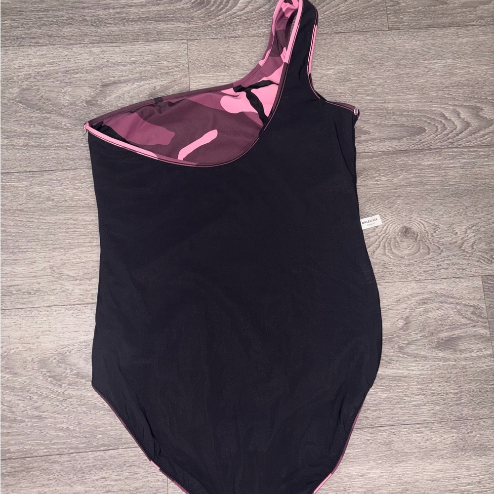 Balenciaga Black/pink one shoulder jersey camo New boutique swimsuit 🩱 - Picture 10 of 16